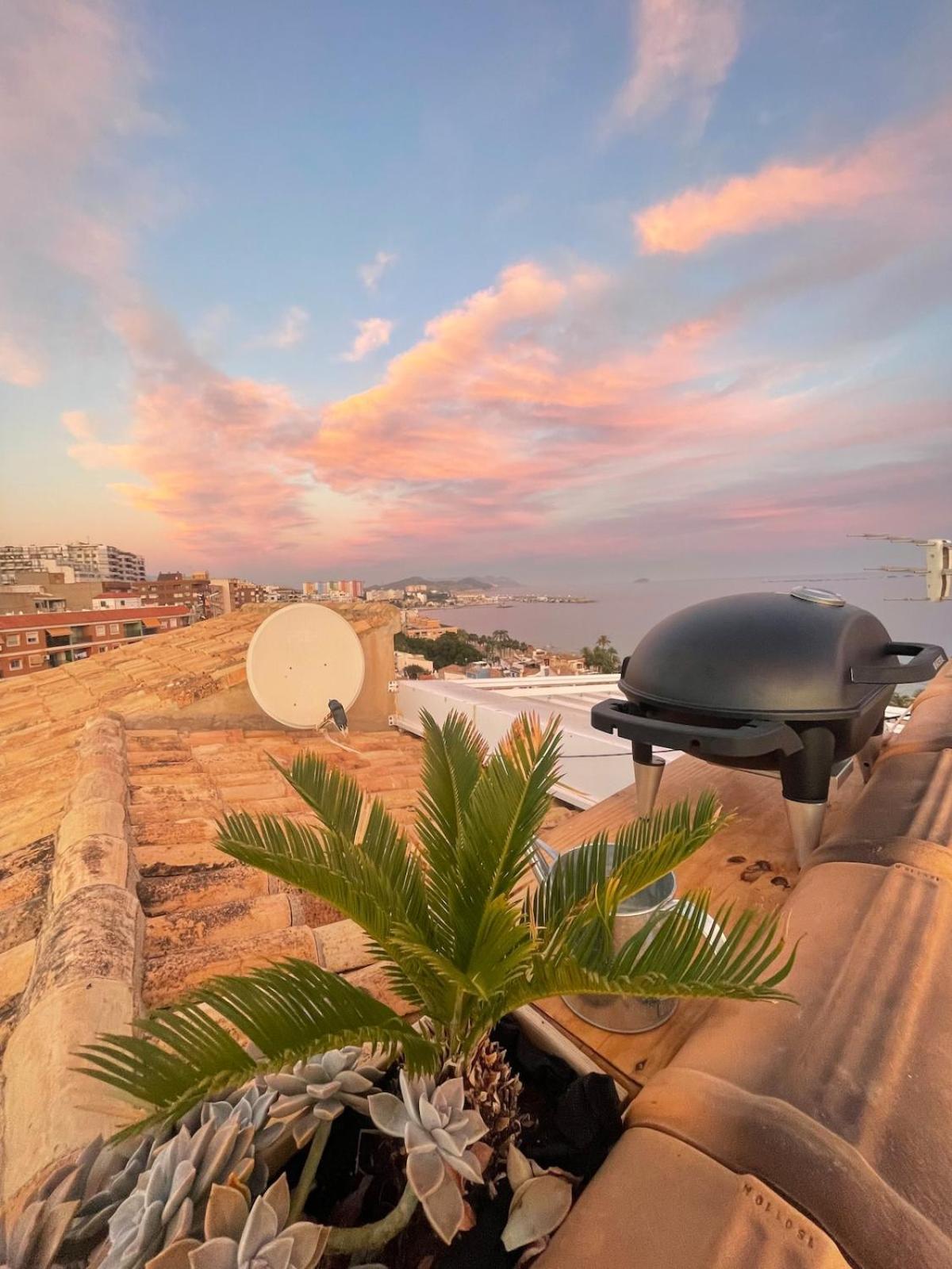 Oldtown Family House With Amazing Terrace - 3 Minutes From Beach! 빌라조요사 외부 사진