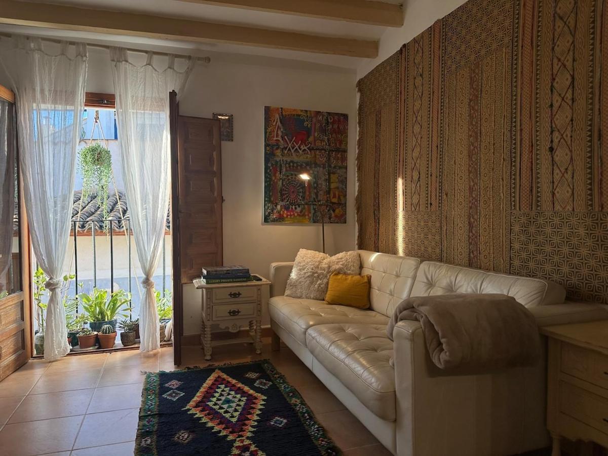 Oldtown Family House With Amazing Terrace - 3 Minutes From Beach! 빌라조요사 외부 사진